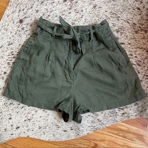 Artisan New York olive green linen shorts